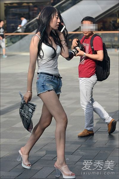 北京六月街拍 满街都是长腿翘臀